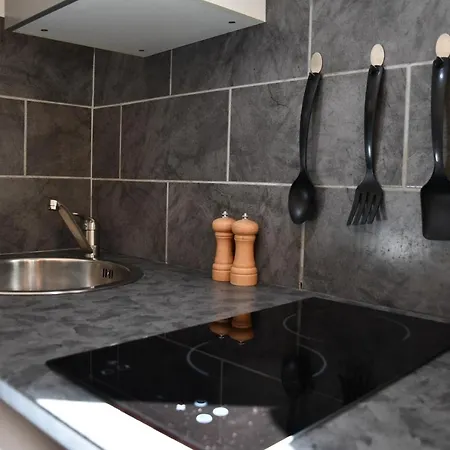 Apartment Le Patio H24,cosy,port,plage,wifi,netflix La Seyne-sur-Mer