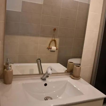 Le Patio H24,cosy,port,plage,wifi,netflix La Seyne-sur-Mer